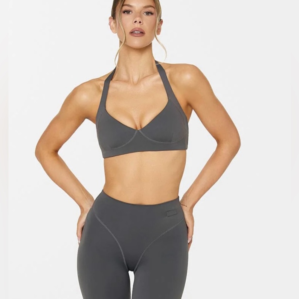BNWT Nama Body Butter Contour Bra Size M Graphite
